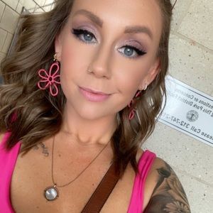 Meet your Posher, Kay